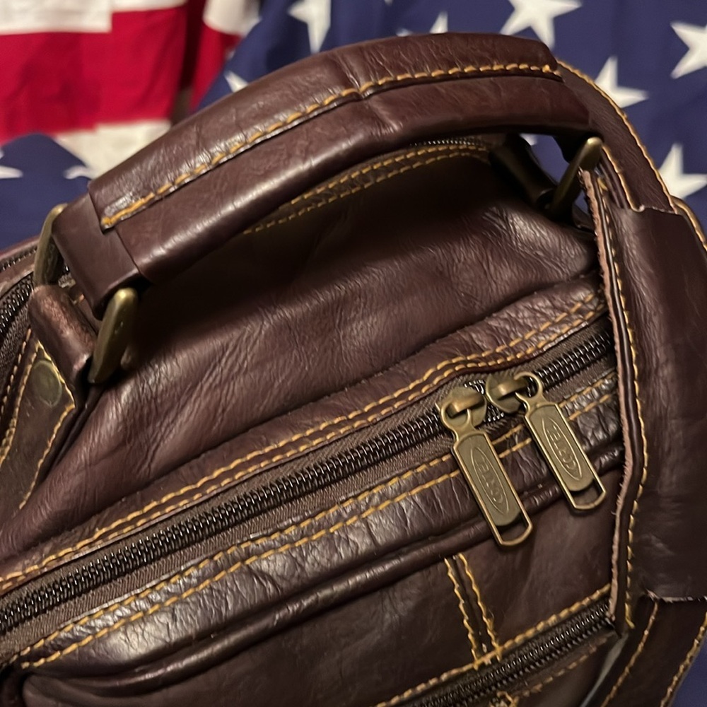 Vintage Brown Leather Unisex Bag - Picture 6 of 13